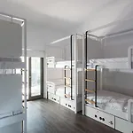 Cocoon * Hriszí Aktí Haniá
